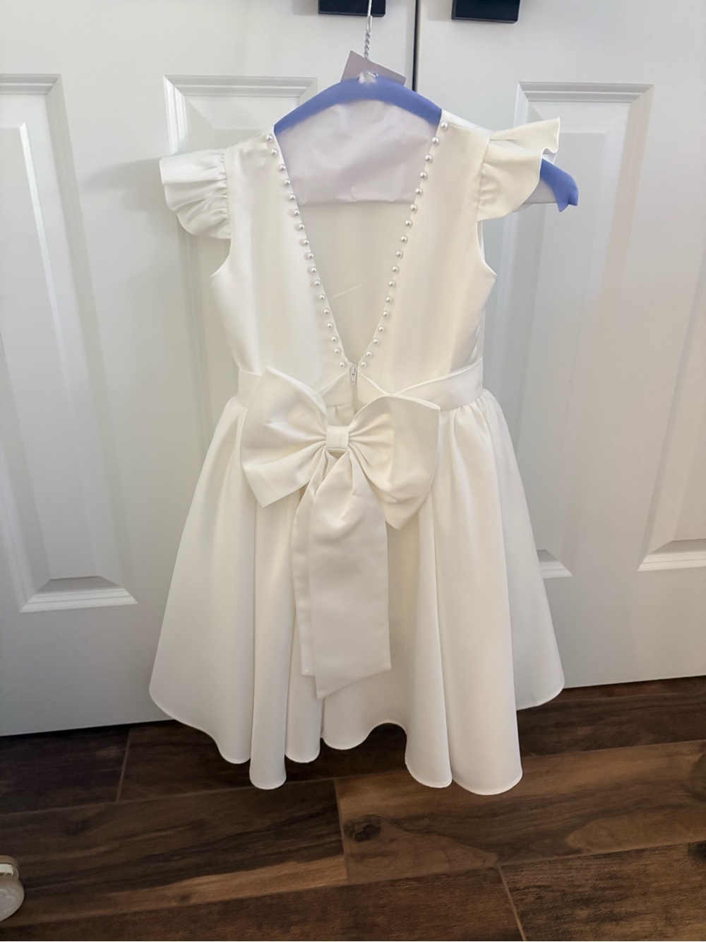 Classic White Girl’s flower girl  Dress with Flutter Sleeves, wedding
